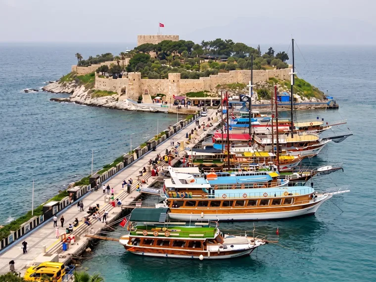 Güvercinada Kalesi (Küçükada)